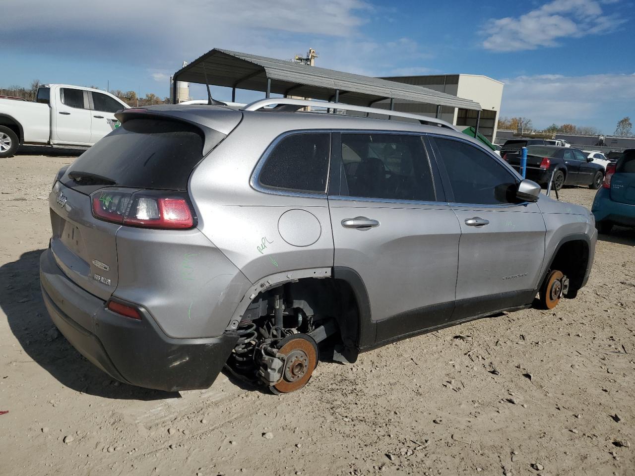 2021 Jeep Cherokee Latitude Plus - Image 3