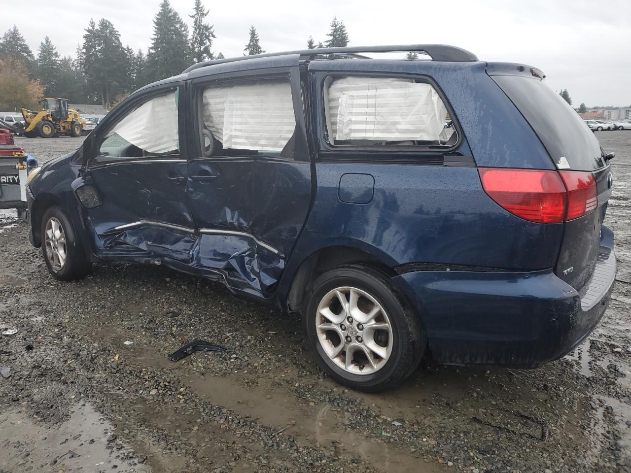 2004 Toyota Sienna Xle - Image 2