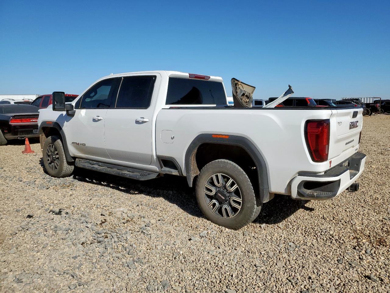 2023 GMC Sierra K2500 At4 - Фото 2