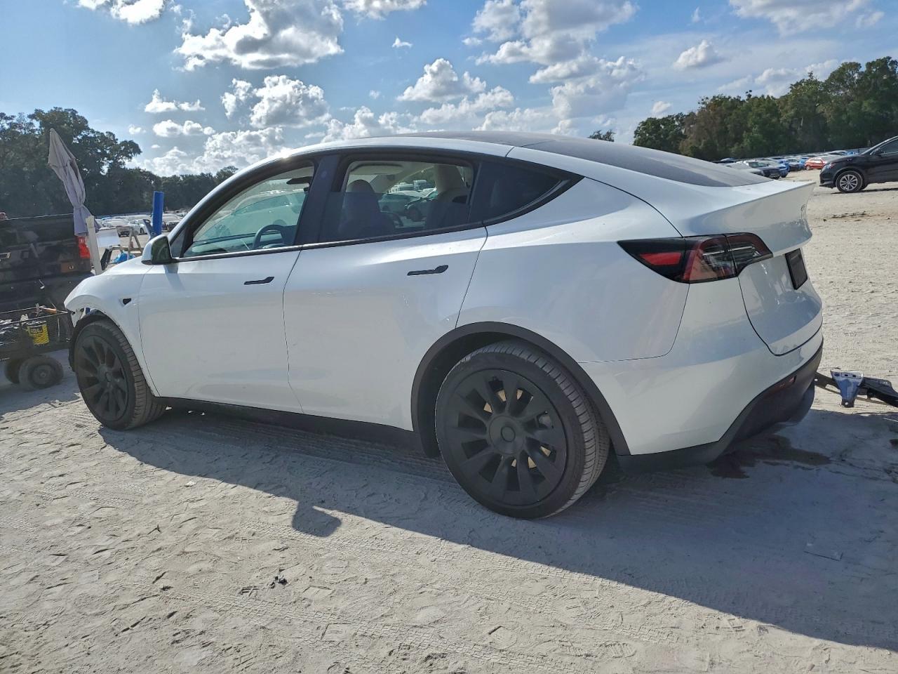 2023 Tesla Model Y - Image 2