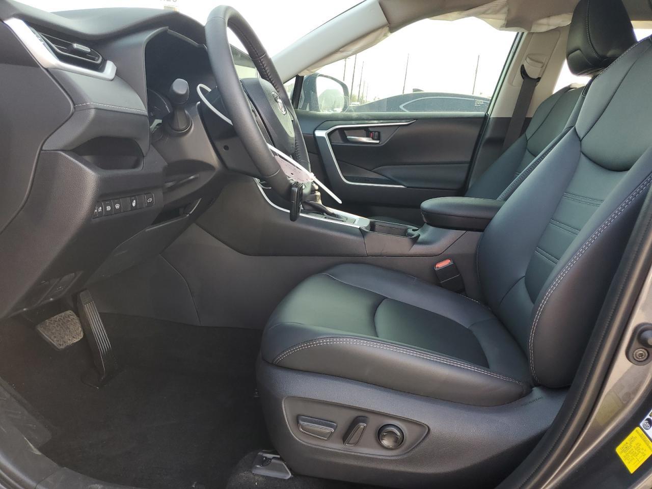 2025 Toyota Rav4 Xle Premium - Image 7