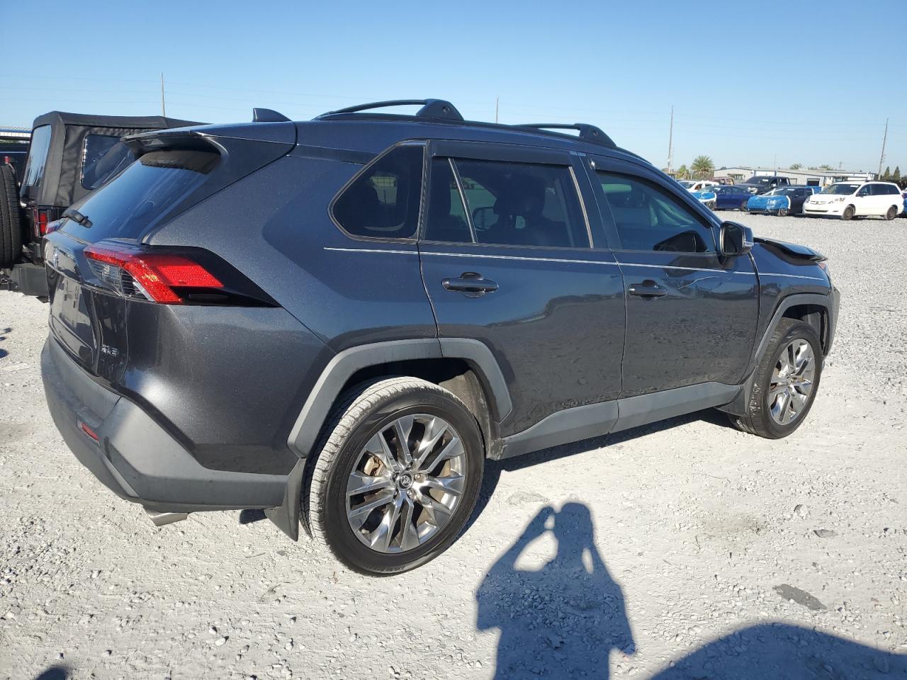 2019 Toyota Rav4 Xle Premium - Image 3