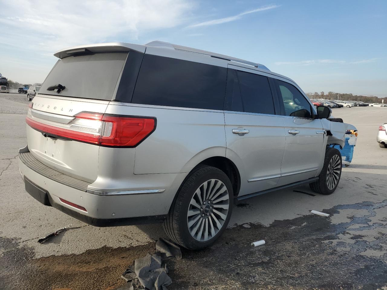 2019 Lincoln Navigator Reserve - Image 3