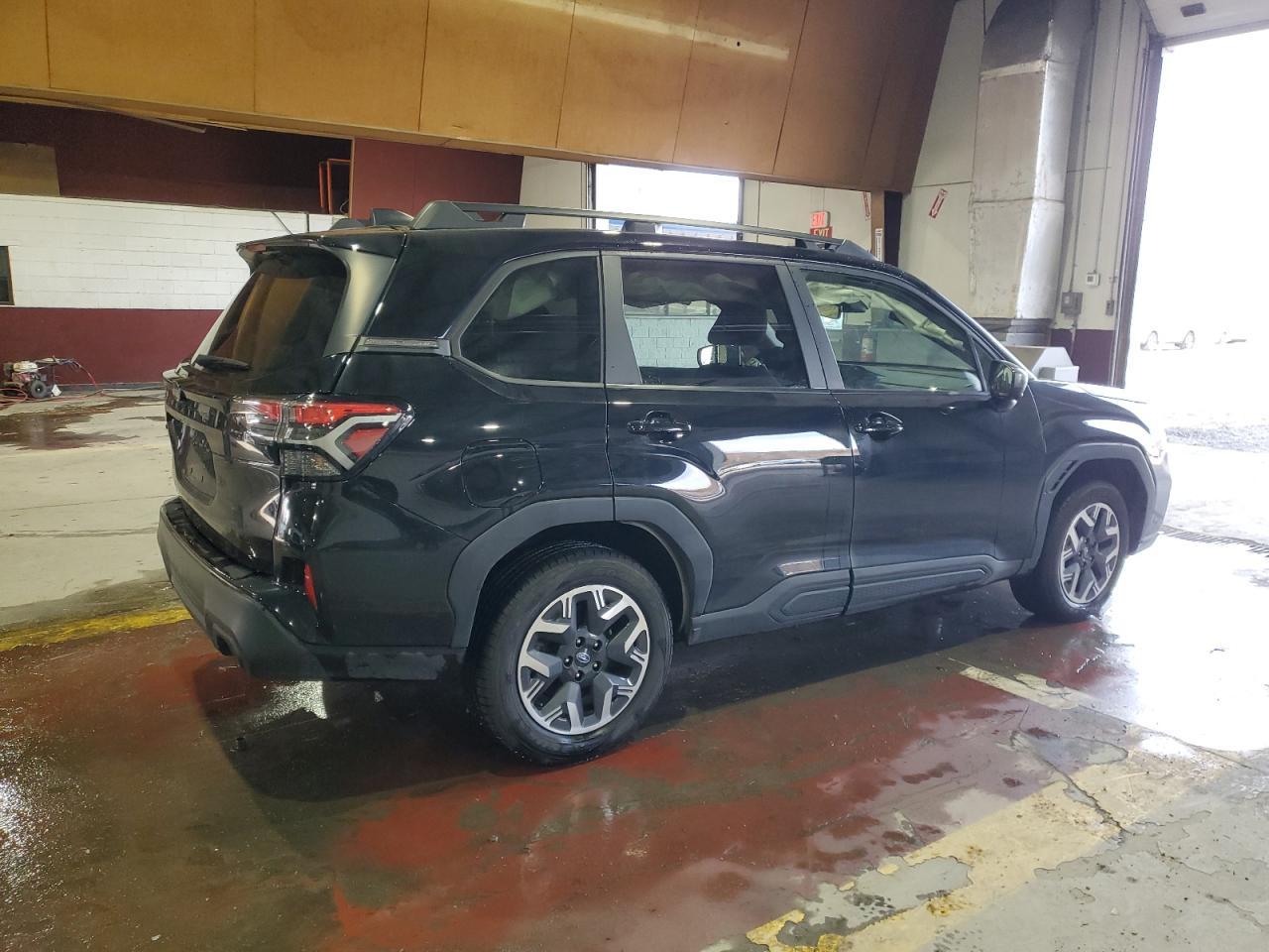2025 Subaru Forester Premium - Фото 3
