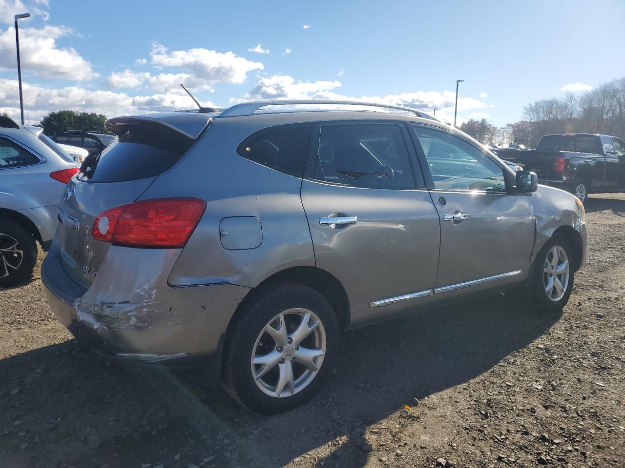 2011 Nissan Rogue S - Фото 3