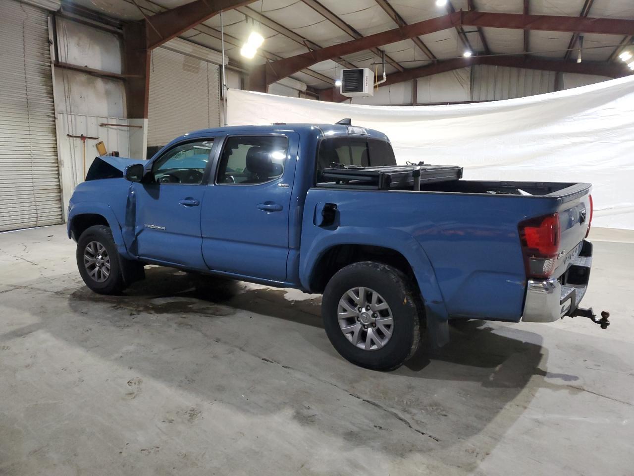 2019 Toyota Tacoma - Фото 2