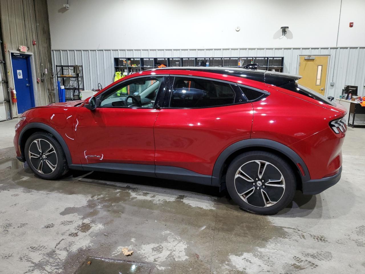 2021 Ford Mustang Mach-E Select - Фото 2