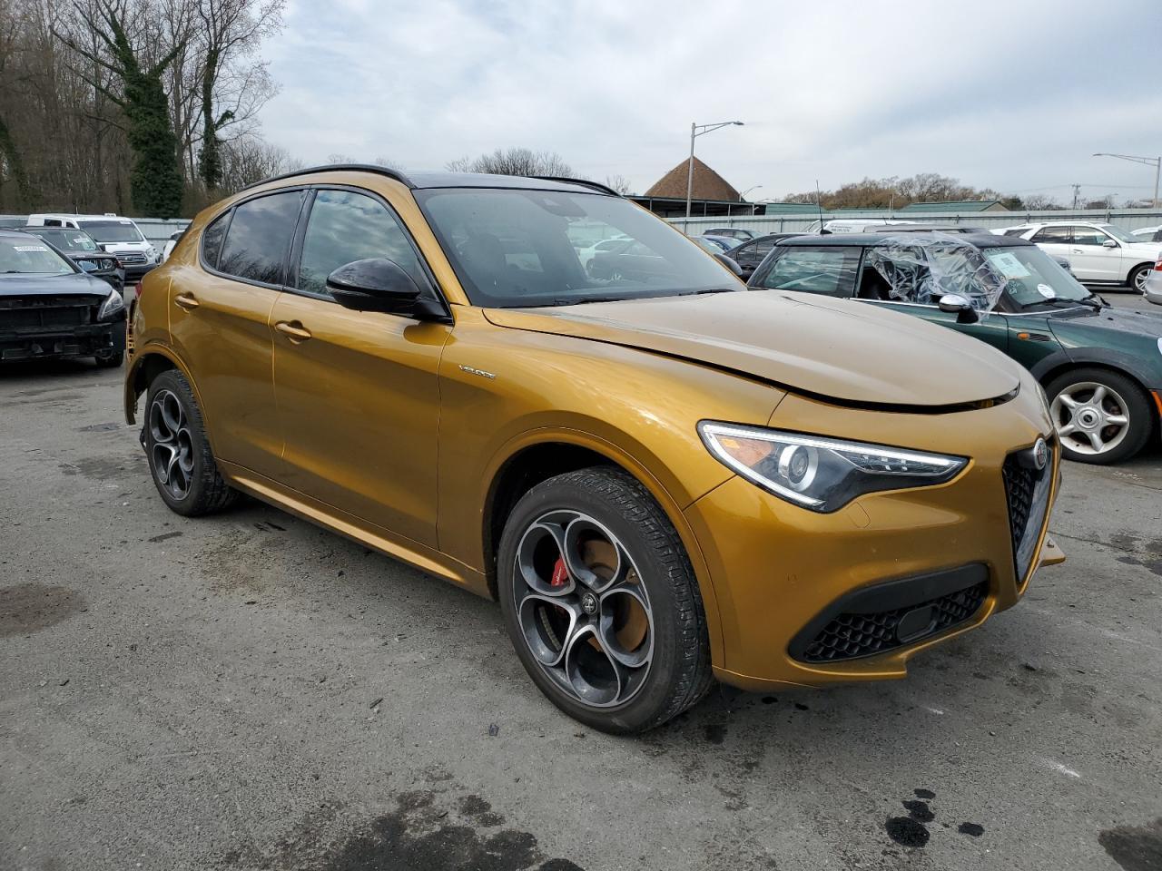 2023 Alfa Romeo Stelvio Ti - Image 4