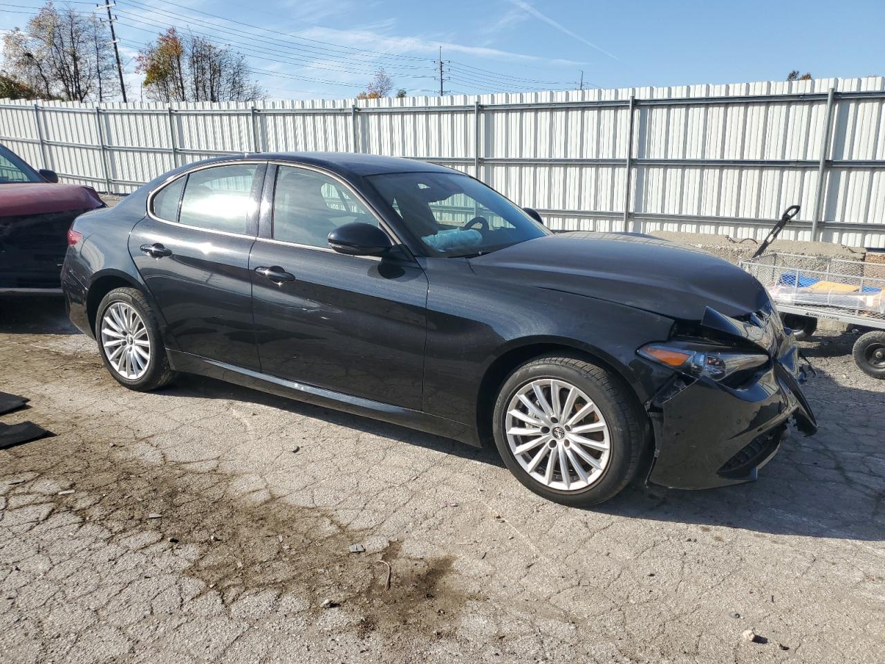 2022 Alfa Romeo Giulia - Image 4