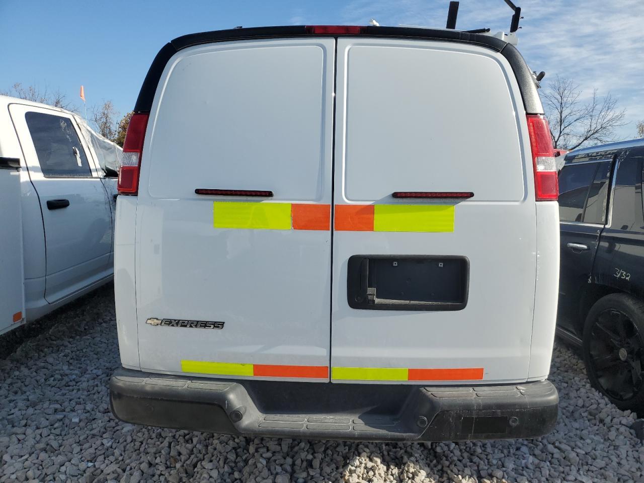 2022 Chevrolet Express G2500 - Фото 6