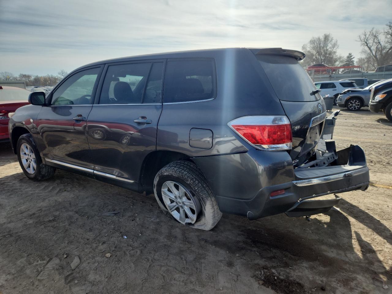 2013 Toyota Highlander Base - Image 2