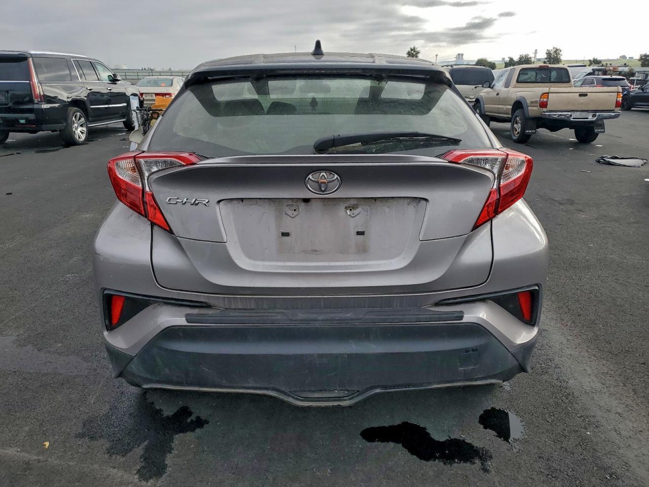 2020 Toyota C-Hr Xle - Фото 6