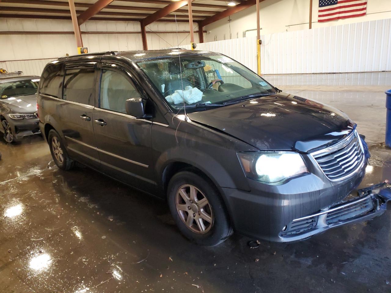 2012 Chrysler Town & Country Touring - Image 4