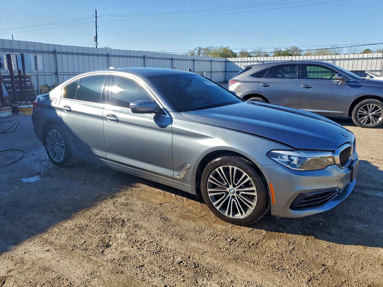 2019 BMW 530I xDrive Sport - Фото 4