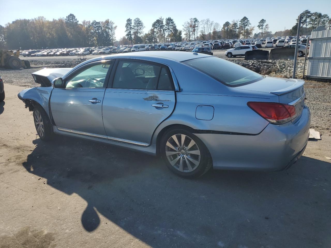 2012 Toyota Avalon Base - Фото 2