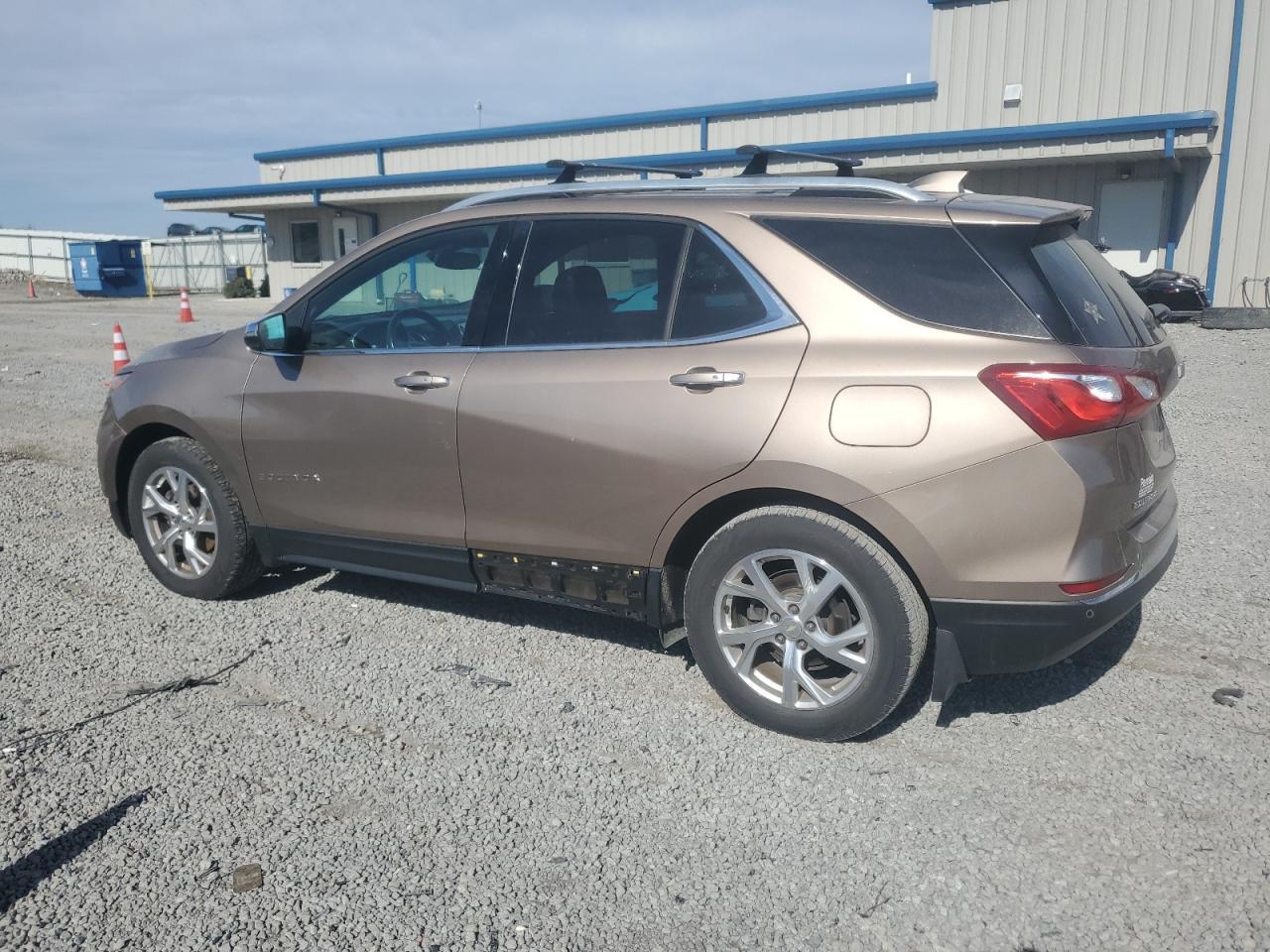 2018 Chevrolet Equinox Premier - Image 2