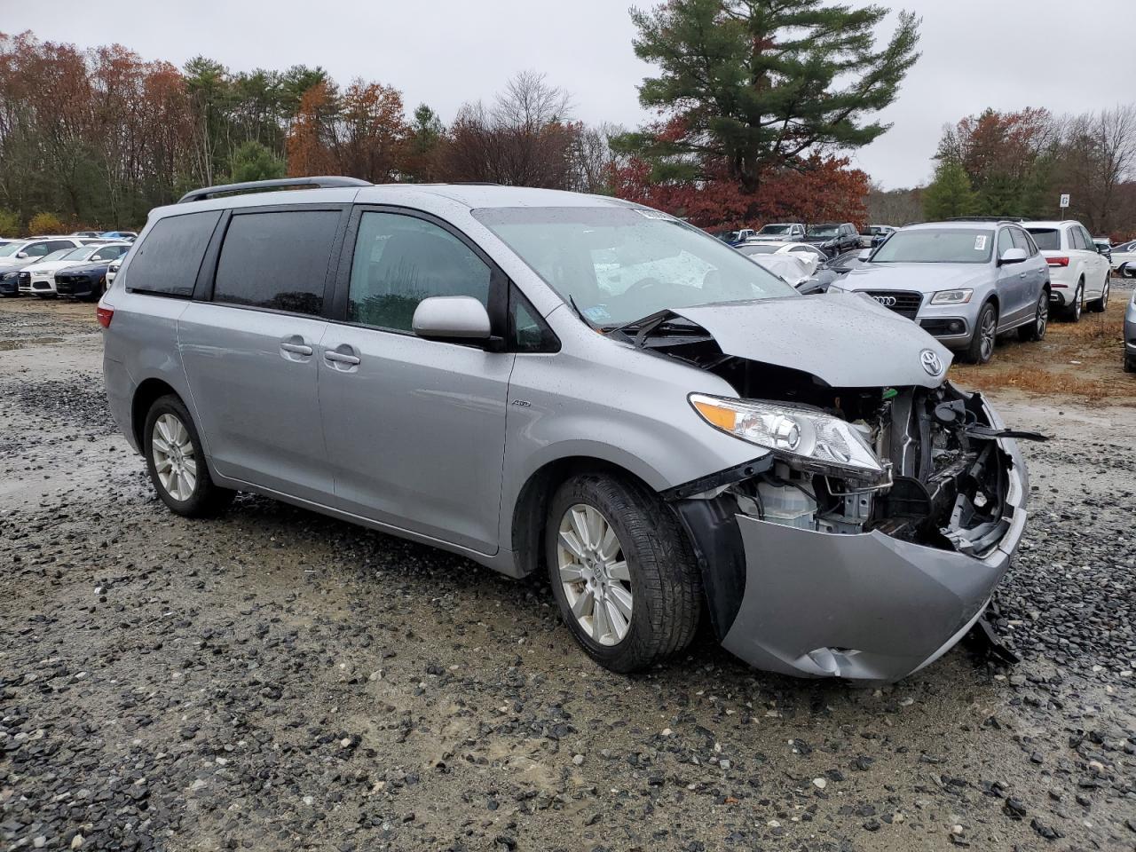 2017 Toyota Sienna Le - Фото 4
