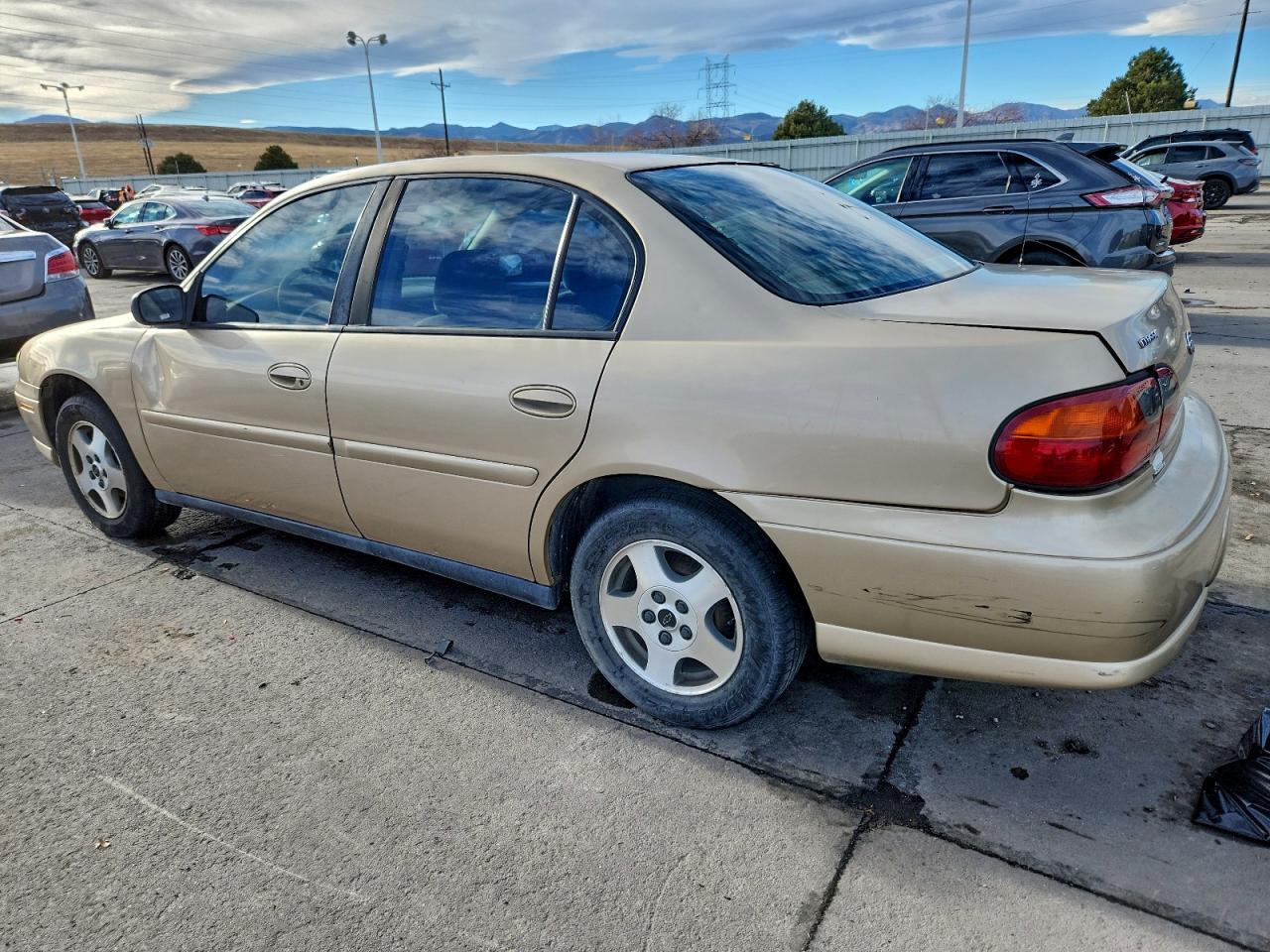 2004 Chevrolet Classic - Image 2
