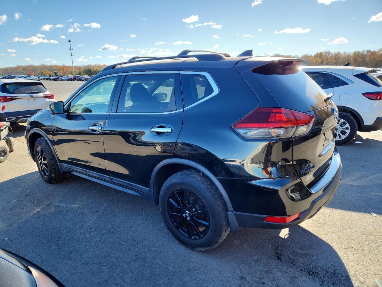 2018 Nissan Rogue S - Image 2