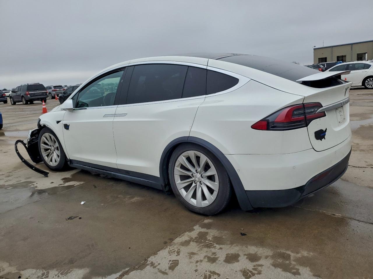 2020 Tesla Model X - Фото 2