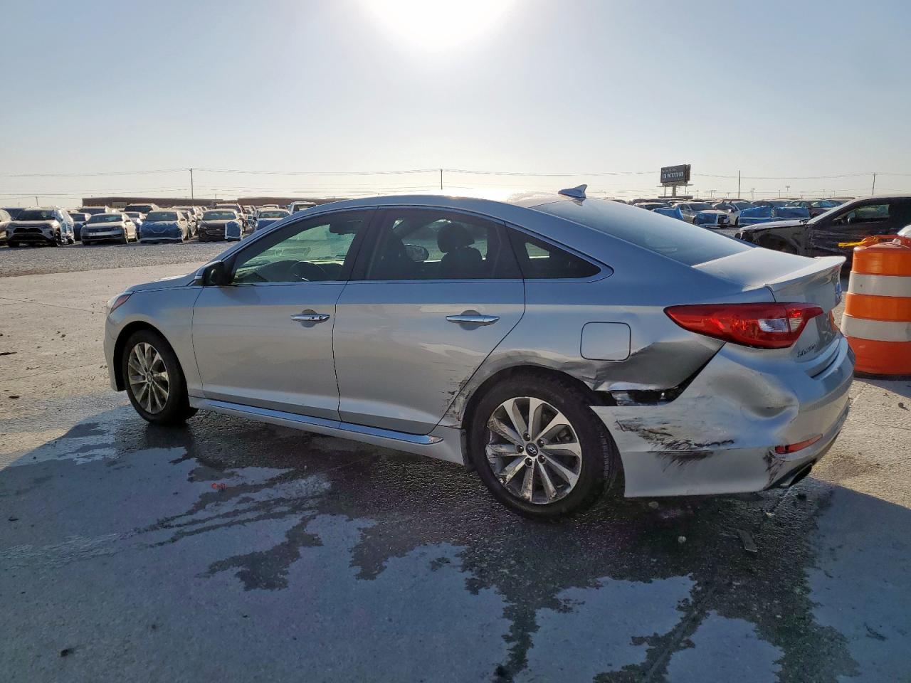 2016 Hyundai Sonata Sport - Image 2