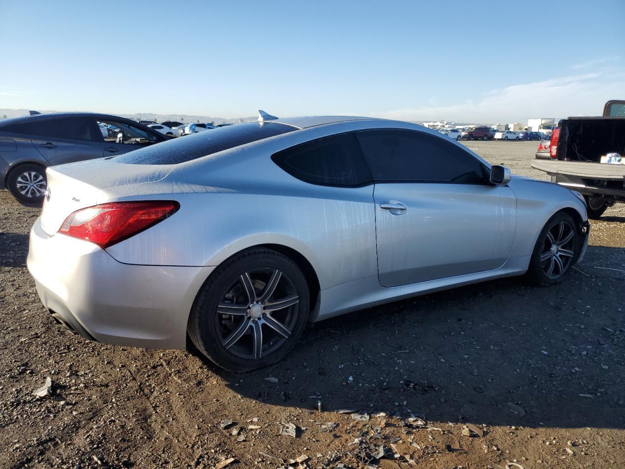 2013 Hyundai Genesis Coupe 2.0T - Фото 3
