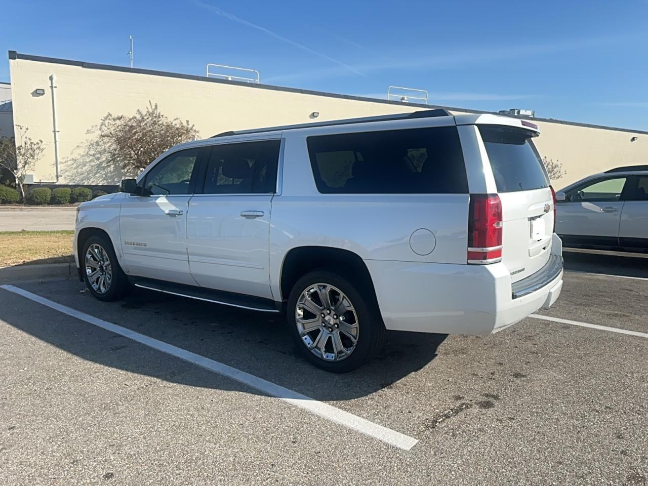 2017 Chevrolet Suburban C1500 Premier - Фото 3