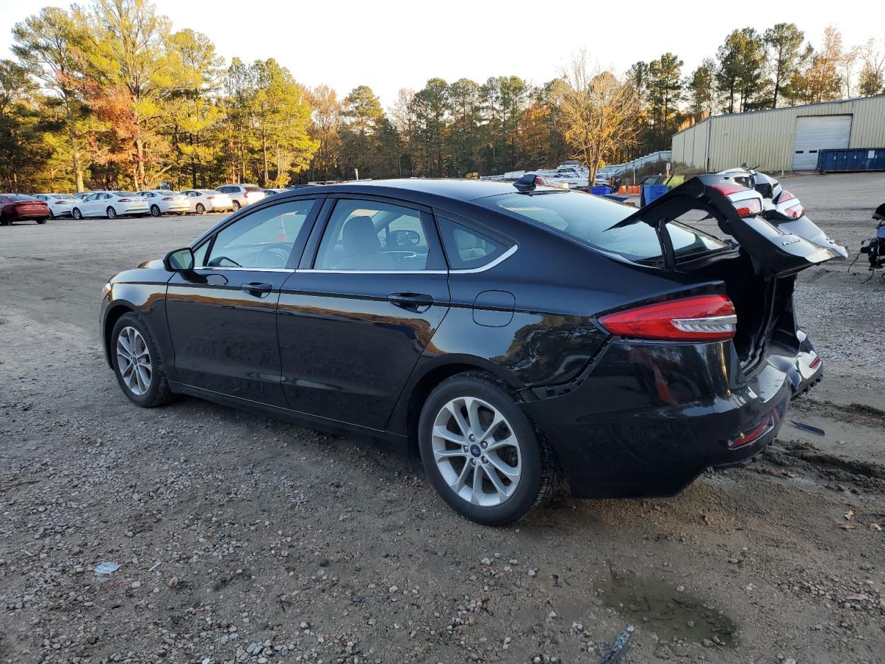 2020 Ford Fusion Se - Фото 2