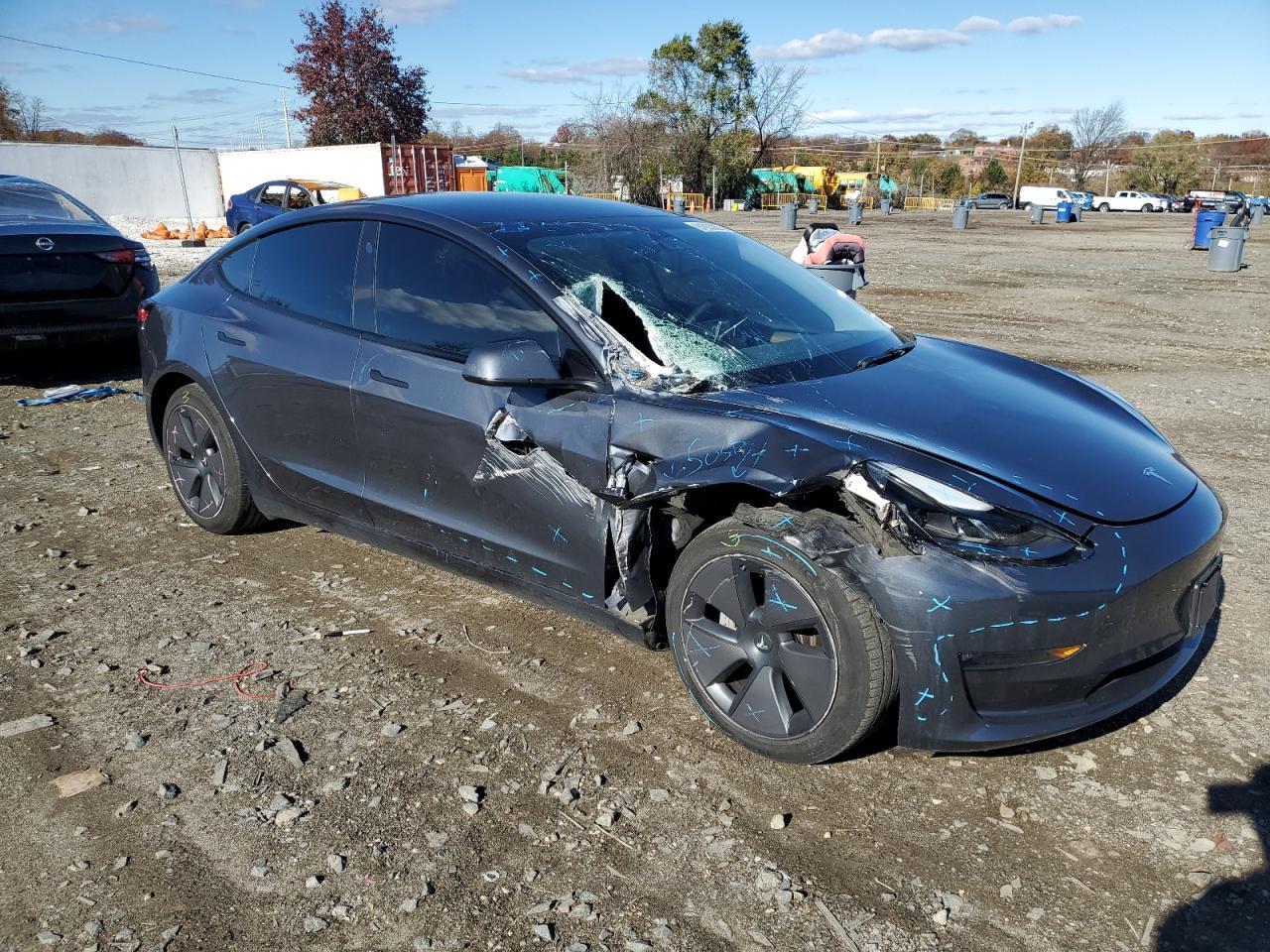 2023 Tesla Model 3 - Фото 4