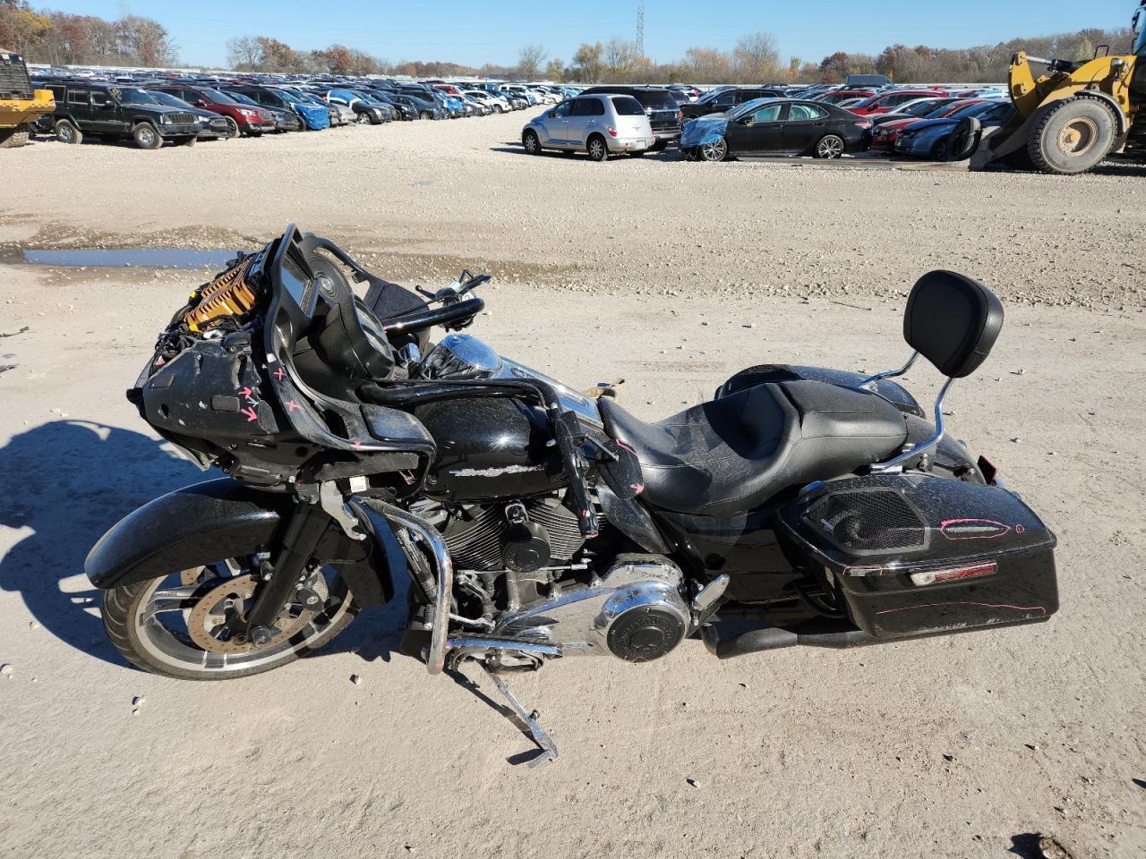 2017 Harley-Davidson Fltrx Road Glide - Image 3