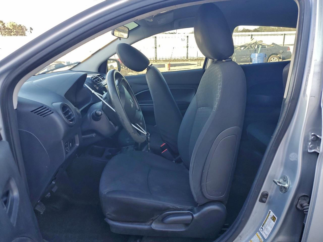 2015 Mitsubishi Mirage De - Image 7
