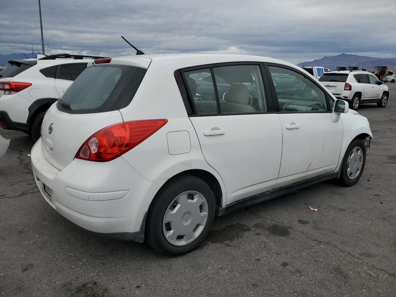 2009 Niss Versa S - Фото 3