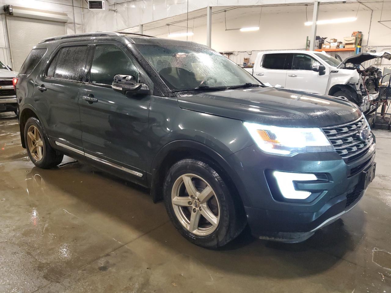 2016 Ford Explorer Xlt - Фото 4