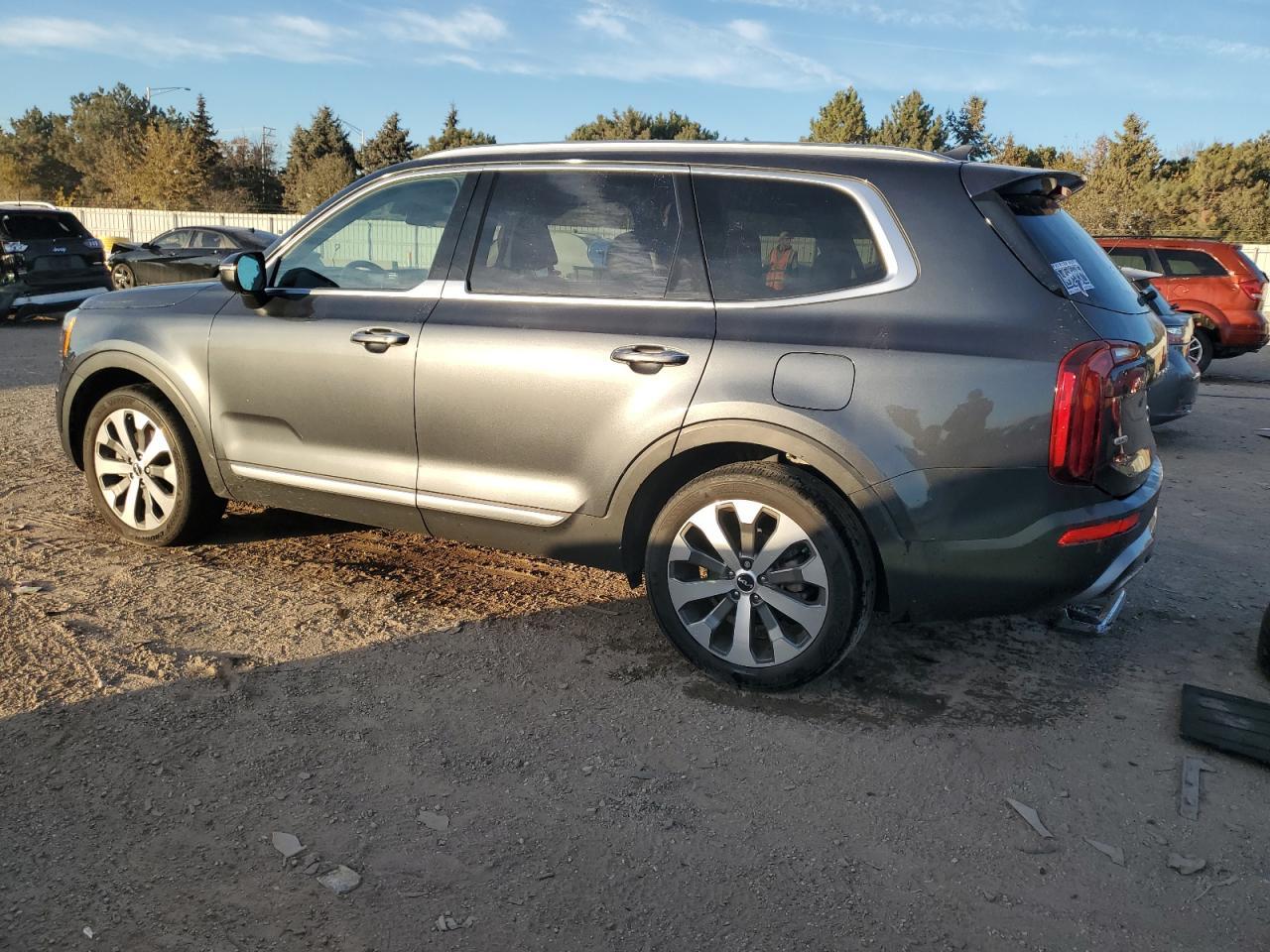 2022 Kia Telluride S - Image 2