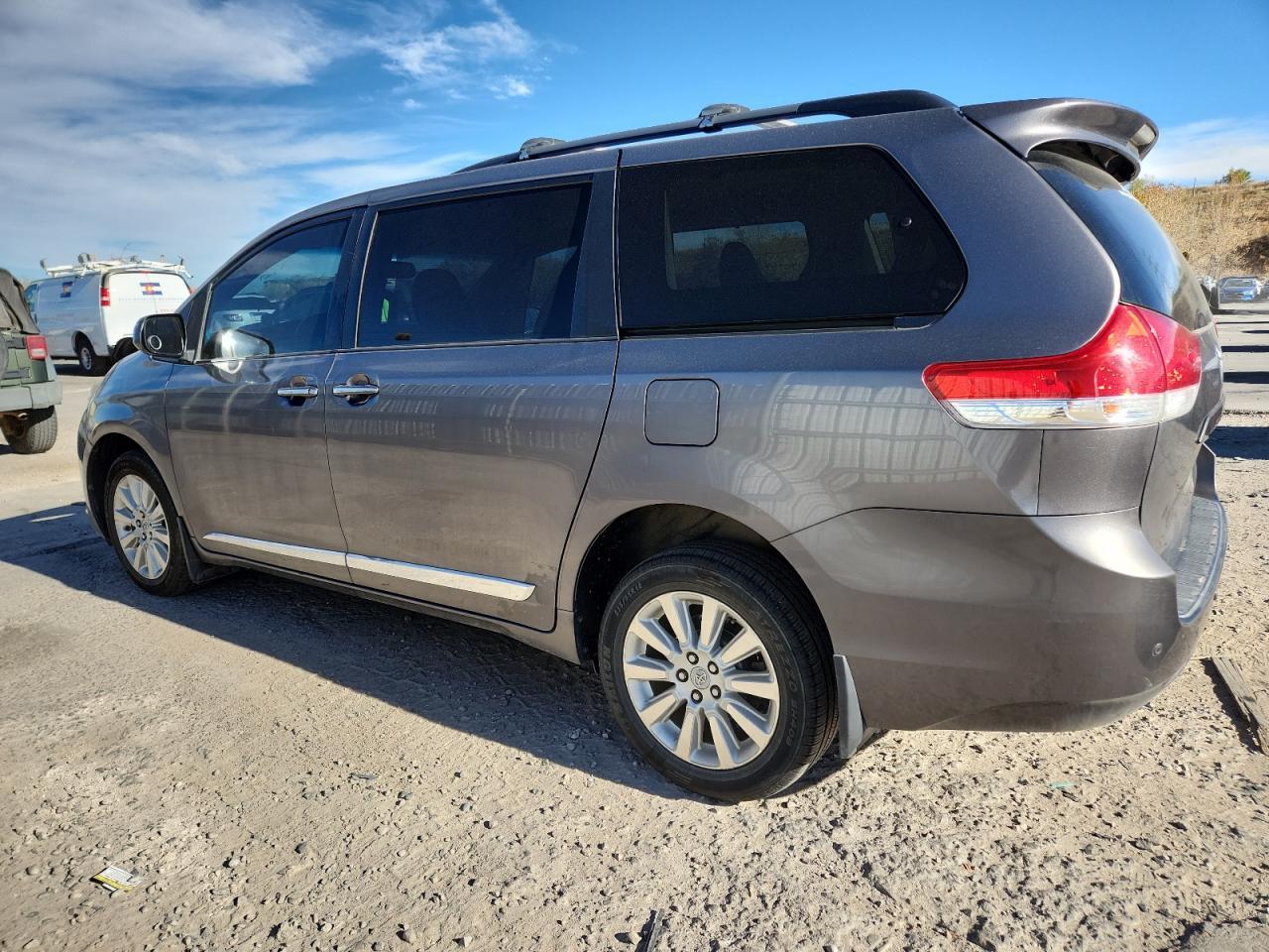 2011 Toyota Sienna Xle - Image 2