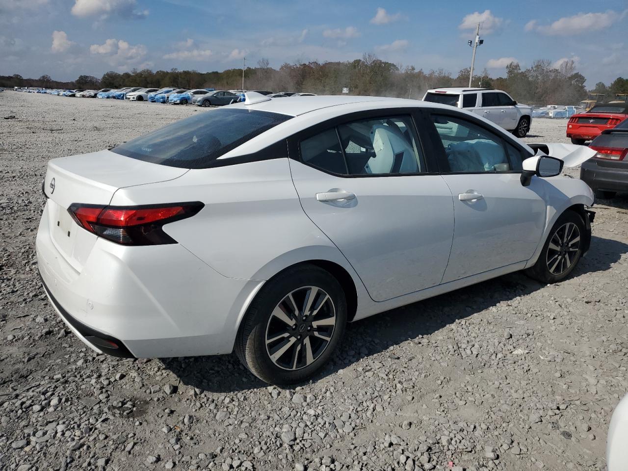 2025 Nissan Versa Sv - Image 3