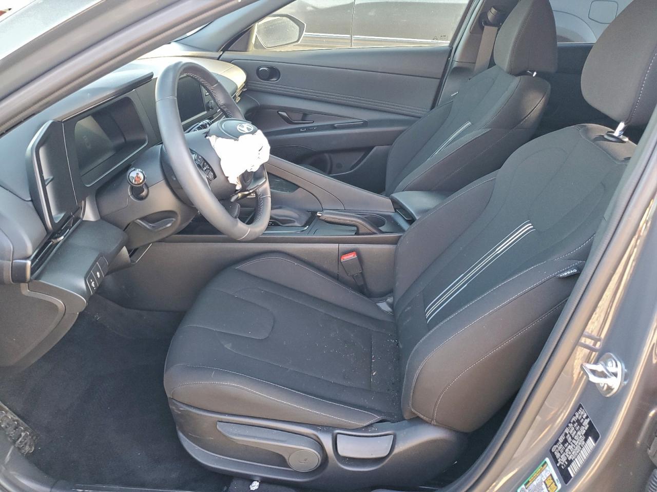 2025 Hyundai Elantra Sel Sport - Фото 7