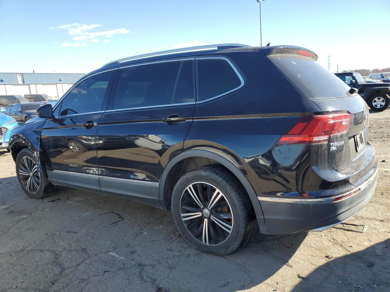 2018 Volkswagen Tiguan Se - Image 2