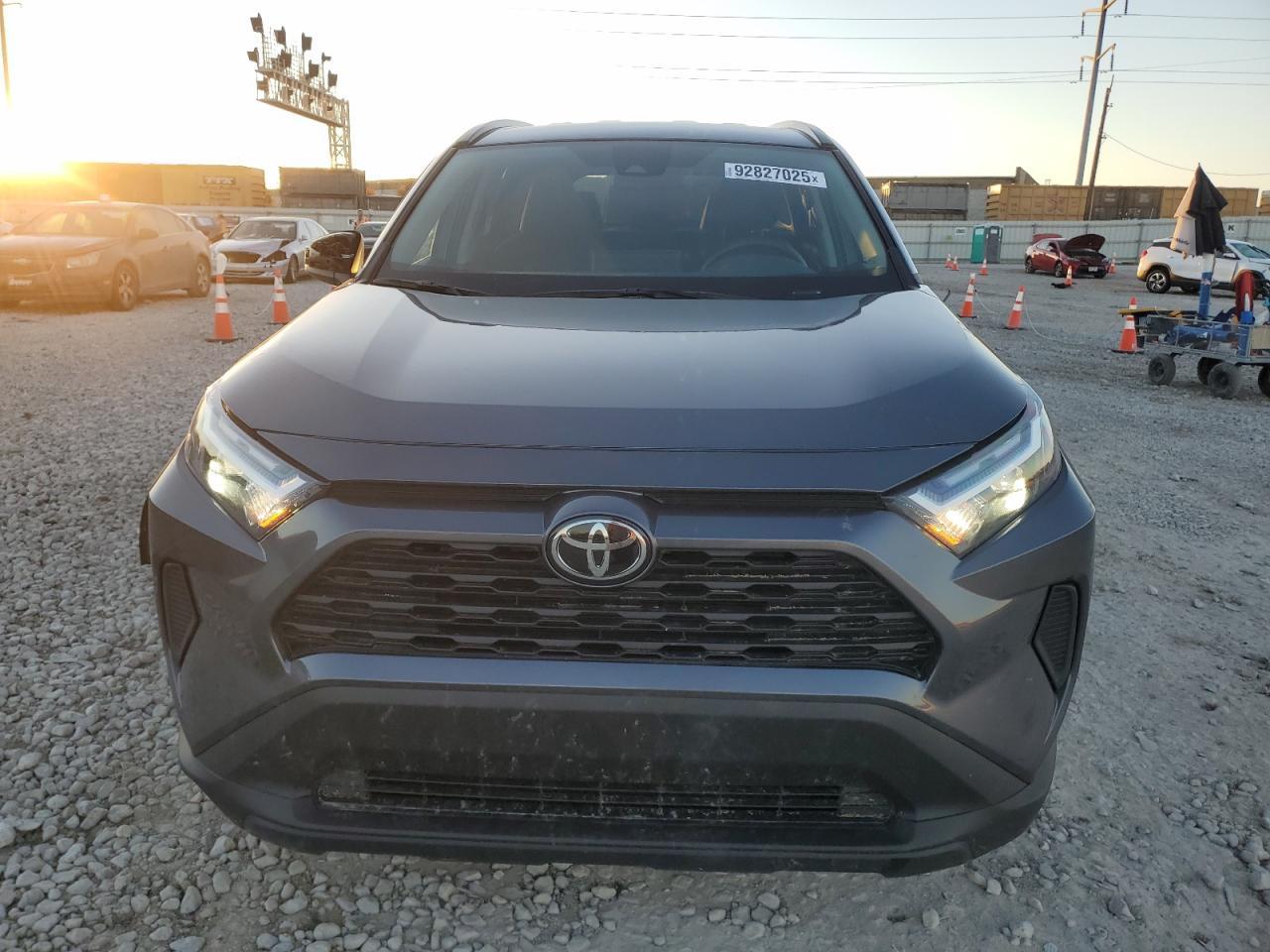 2025 Toyota Rav4 Le - Image 5