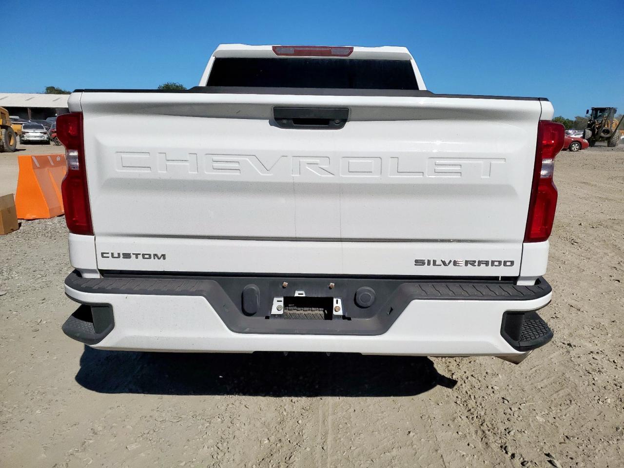 2019 Chevrolet Silverado K1500 Custom - Фото 6