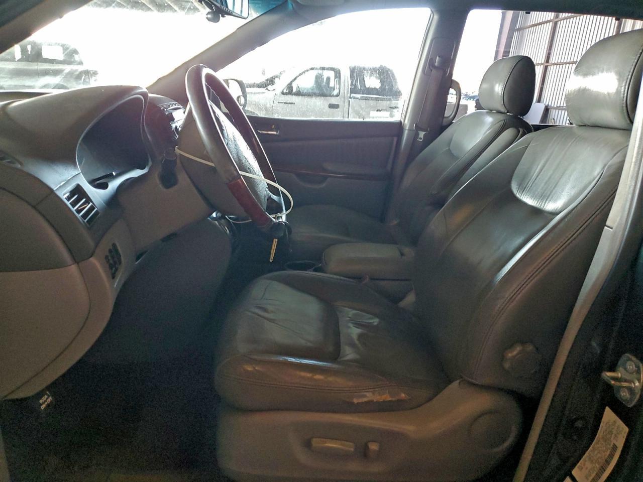 2010 Toyota Sienna Xle - Фото 7