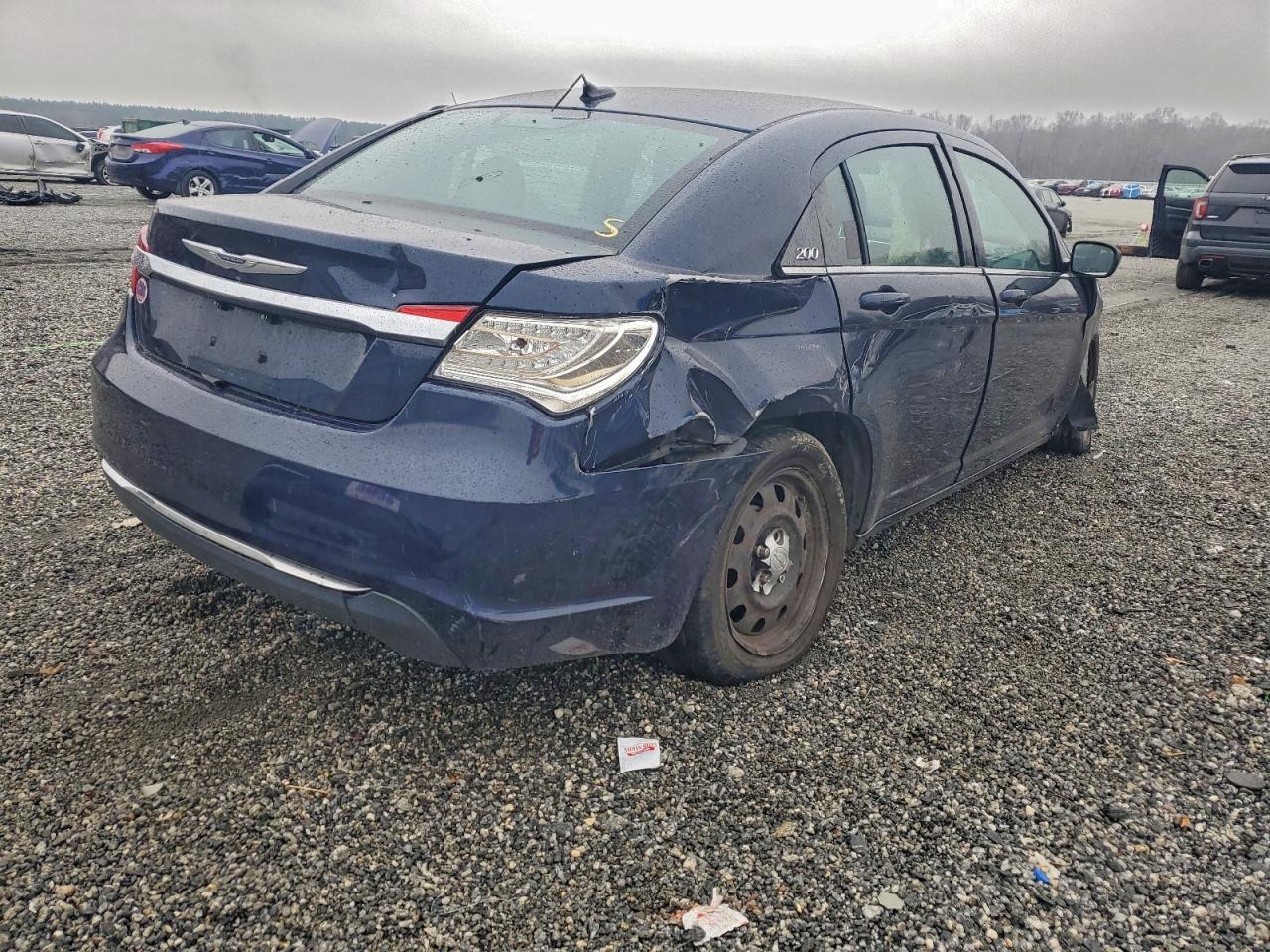 2014 Chrysler 200 Lx - Фото 3