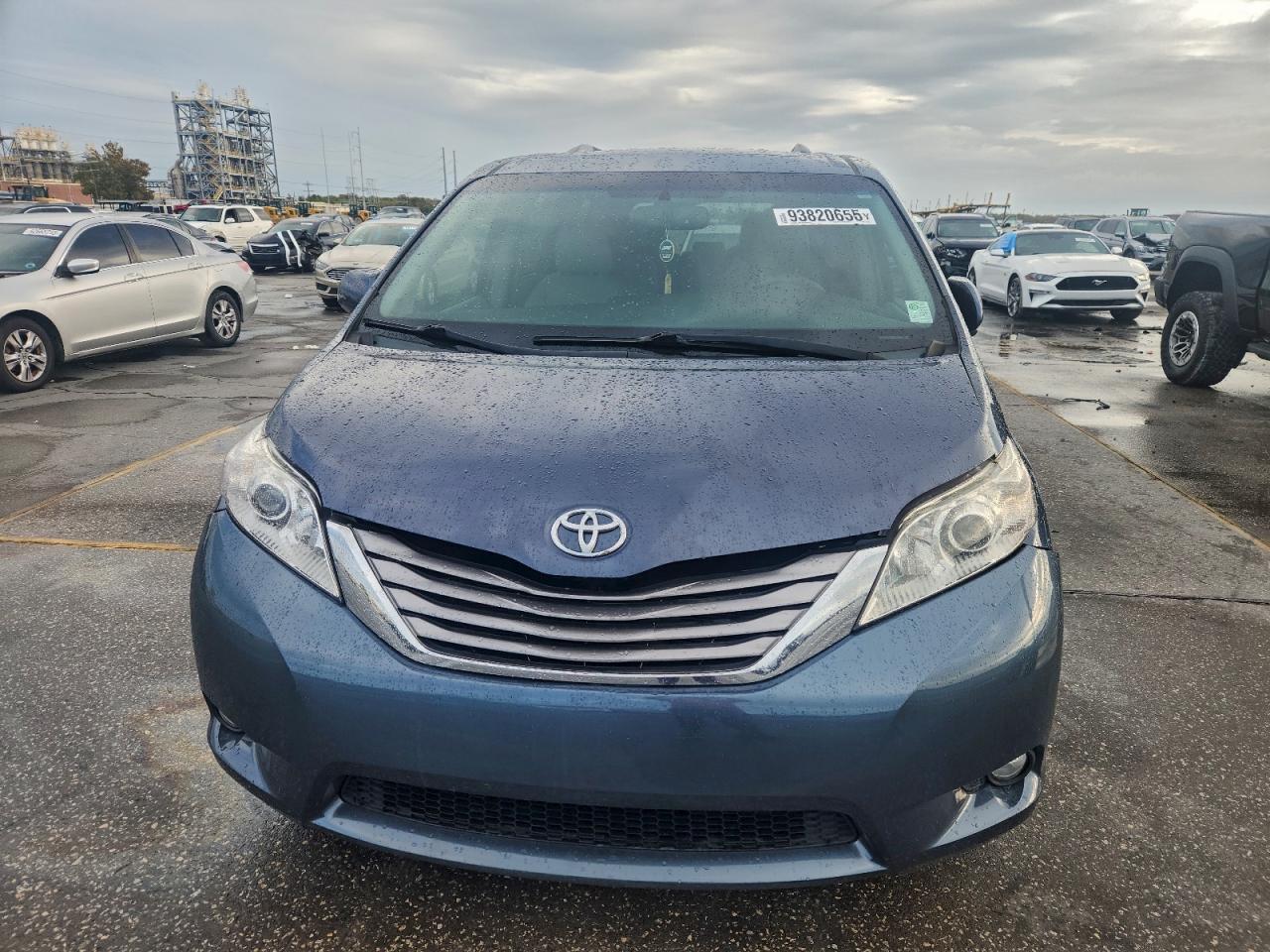 2015 Toyota Sienna - Фото 5