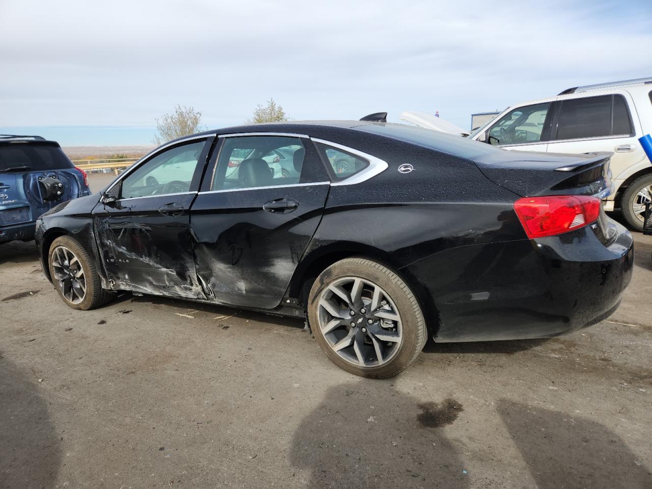 2017 Chevrolet Impala Lt - Image 2