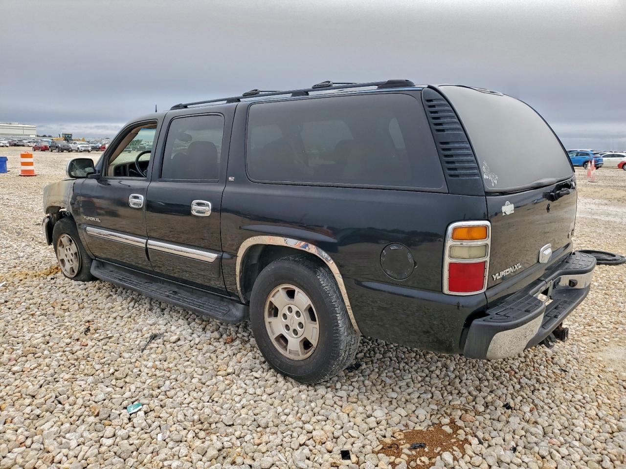 2004 GMC Yukon Xl C1500 - Фото 2