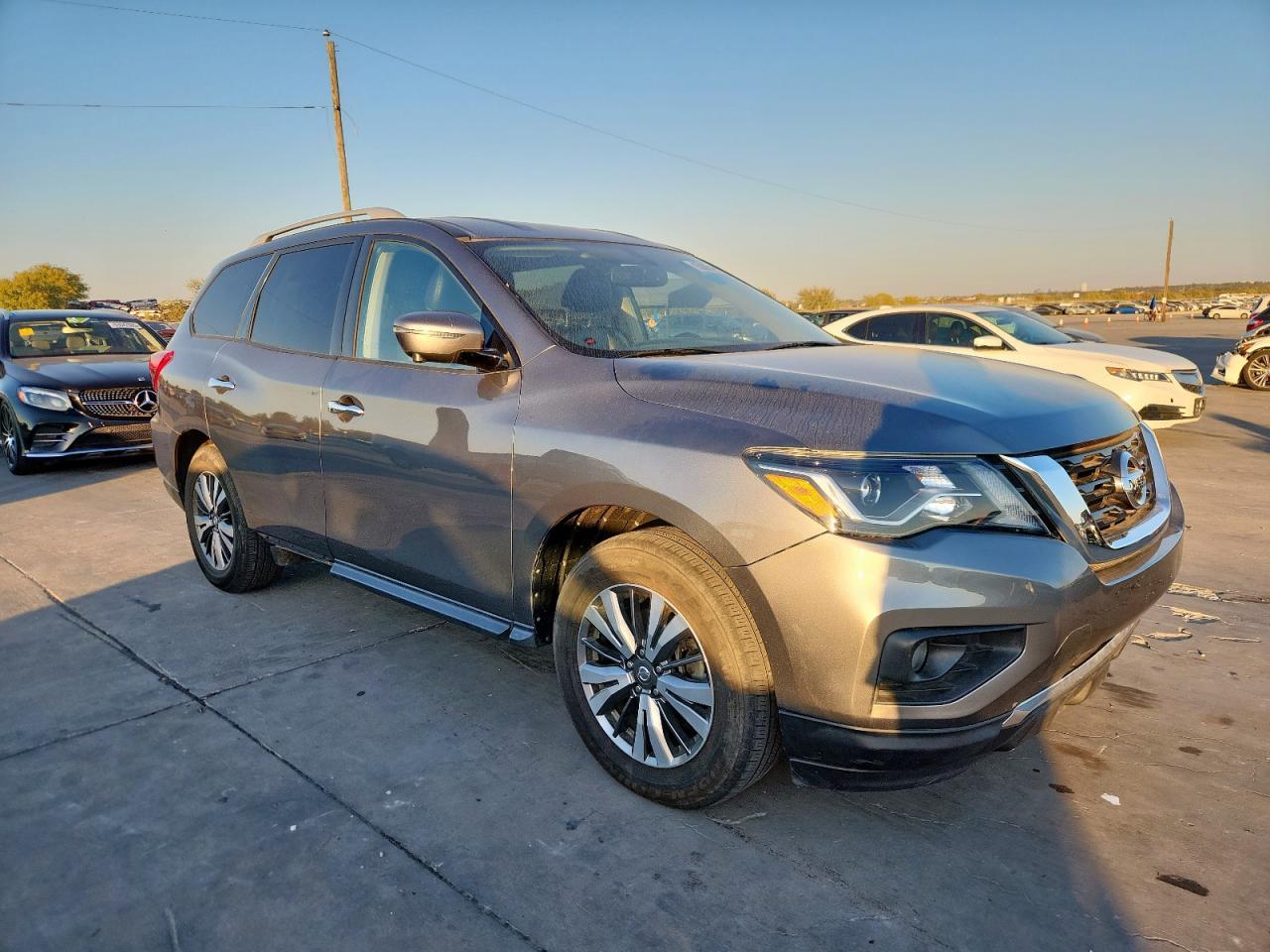 2019 Nissan Pathfinder S - Фото 4