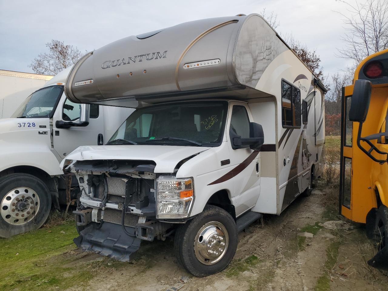 2017 Ford E350 Recreational Vehicle - Фото 2