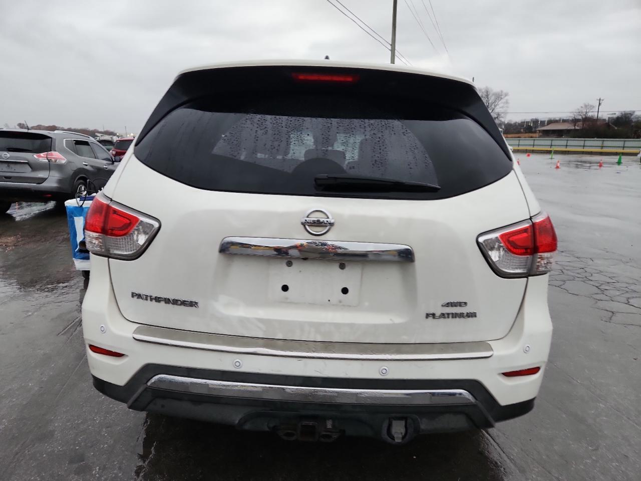 2014 Nissan Pathfinder S - Image 6