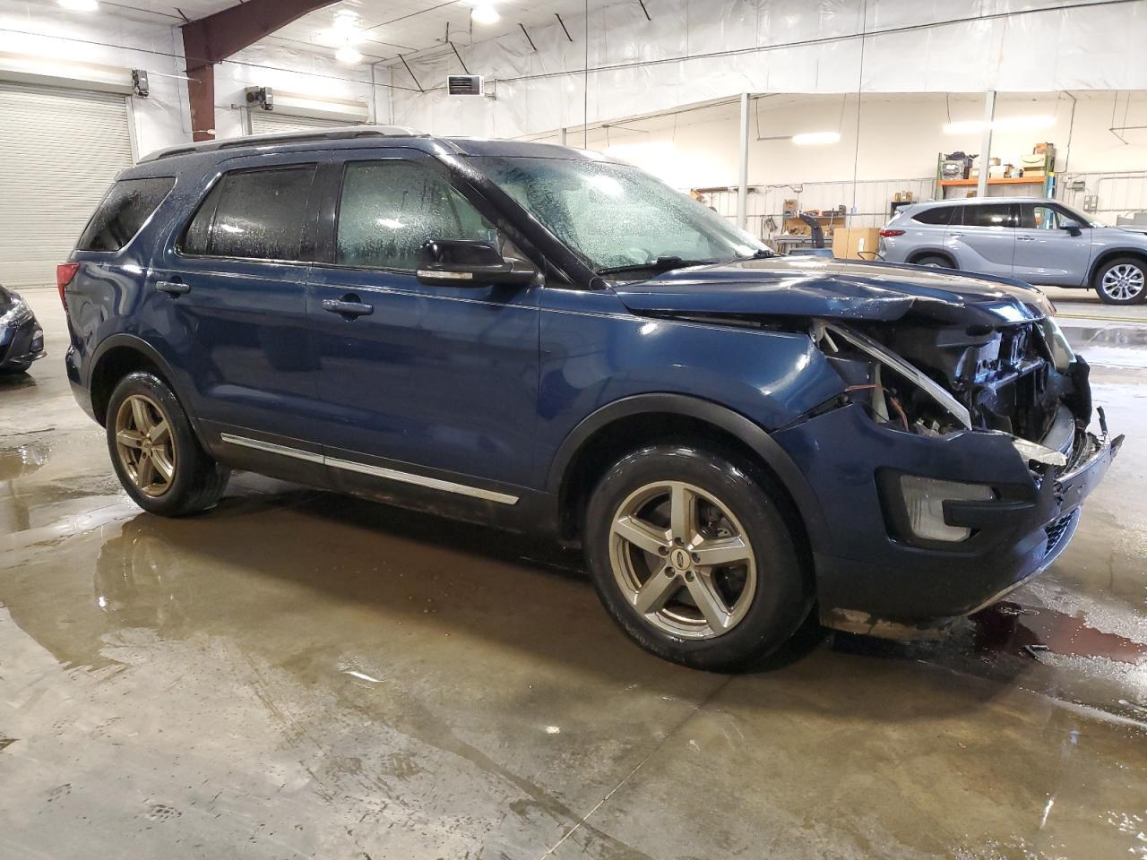 2017 Ford Explorer Xlt - Фото 4