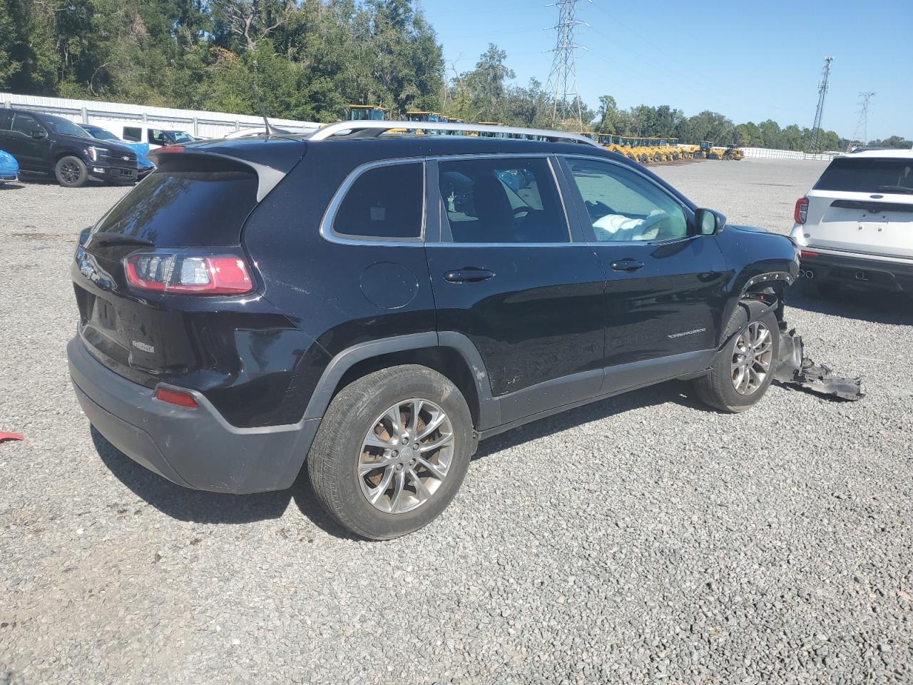 2019 Jeep Cherokee Latitude Plus - Image 3